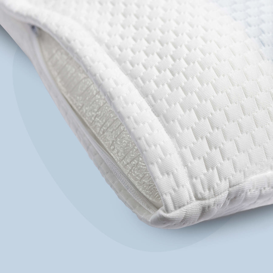 A closeup of the zipper on the Juno Cooling Gel Pillow.